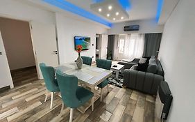 Casa Completa con Balcon y Patio privado